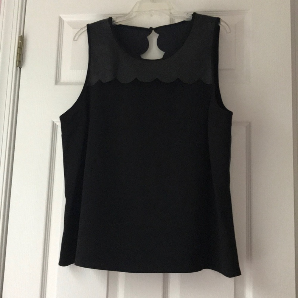 41 Hawthorn black scallop shirt. Size XL.
